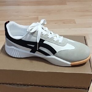 Brand new De Florence vintage orthopedic sneakers